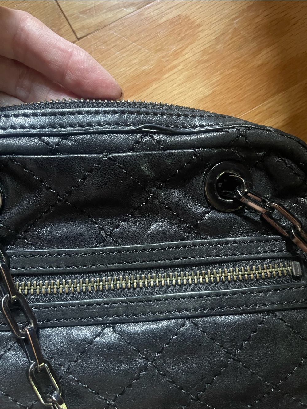 Tory Burch Quilted Leather Chain-Detail Shoulder Bag - Black - Picture 9 of 10
